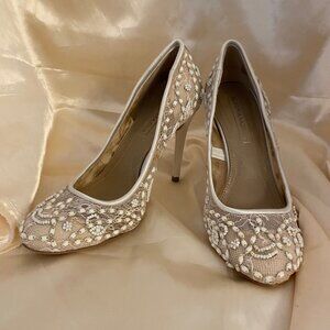 Embroidered BCBG MAXAZRIA Beaded, lace mash, Heel is satin